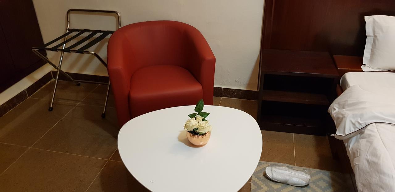 Hotel La Rose Blanche Корого Экстерьер фото